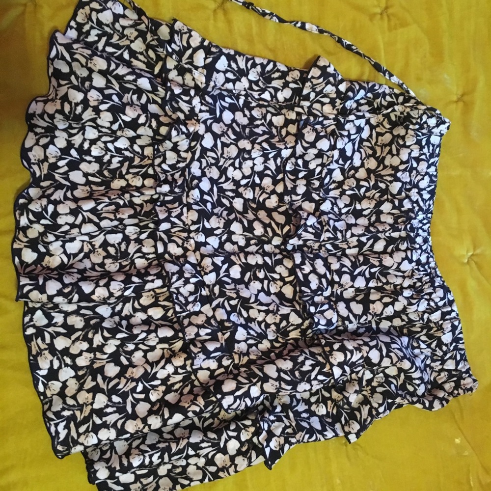 What women wear printed skirt